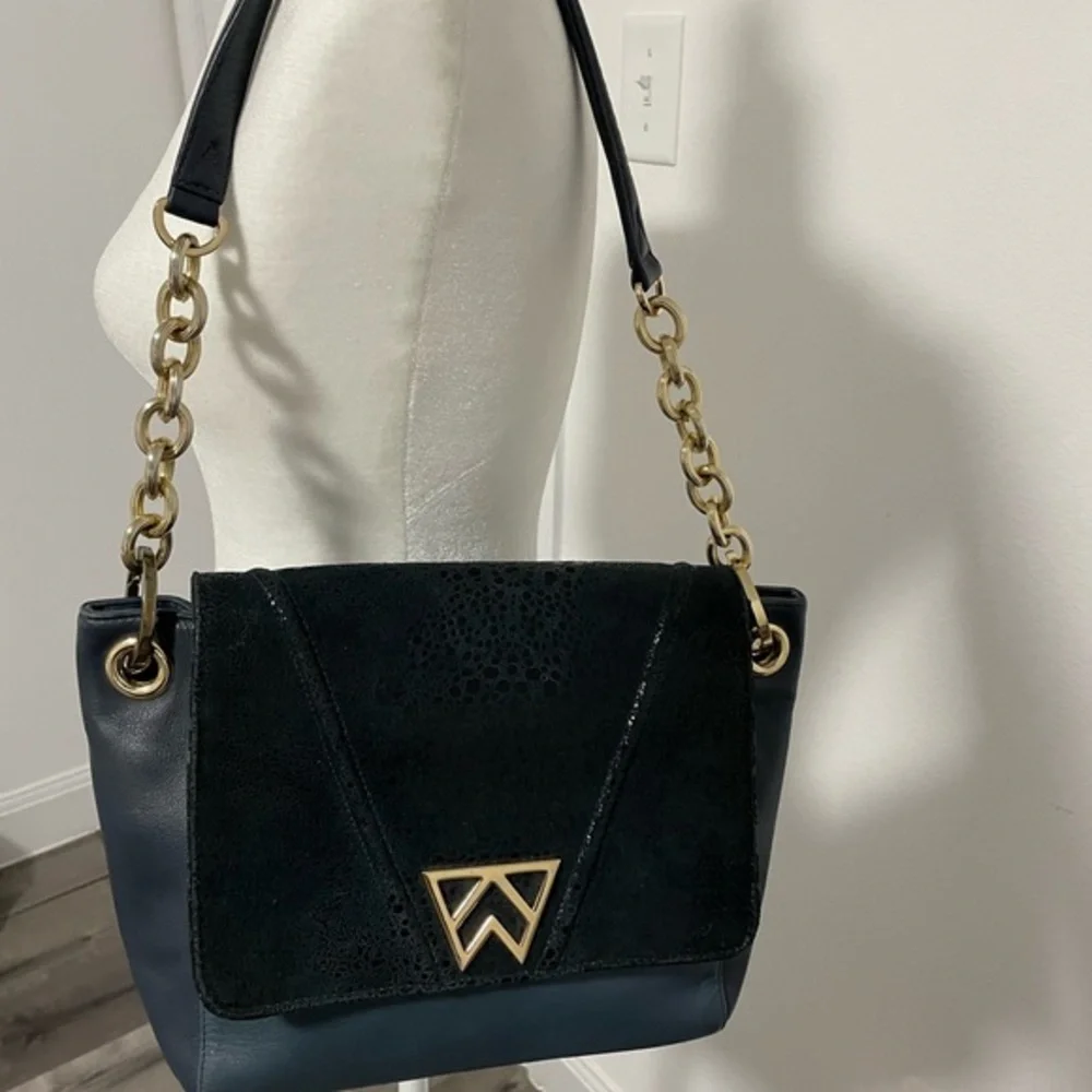Kelly Wynne Pop the Champagne Shoulder Bag